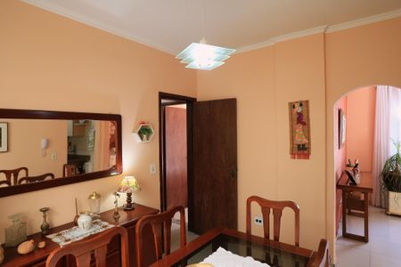 Apartamento à venda com 250m², 3 quartos e 1 vaga Apartamento à venda com 250m², 3 quartos e 1 vagaSala de Jantar