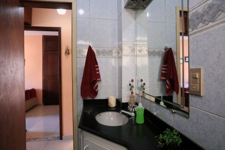 Apartamento à venda com 250m², 3 quartos e 1 vaga Apartamento à venda com 250m², 3 quartos e 1 vagaBanheiro