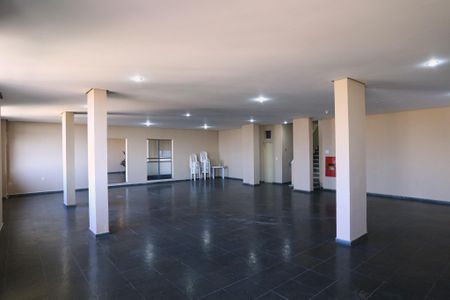 Apartamento à venda com 250m², 3 quartos e 1 vaga Apartamento à venda com 250m², 3 quartos e 1 vagaÁrea comum - Salão de festas