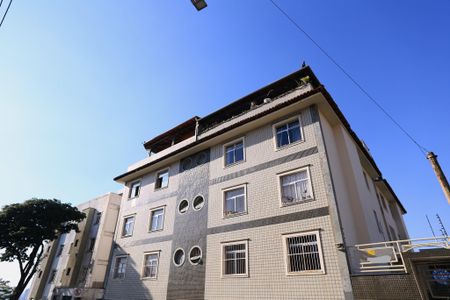 Apartamento à venda com 250m², 3 quartos e 1 vaga Apartamento à venda com 250m², 3 quartos e 1 vagaFachada