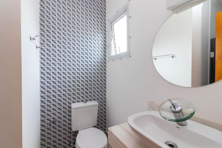 Casa de condomínio para alugar com 66m², 3 quartos e 2 vagas Casa de condomínio para alugar com 66m², 3 quartos e 2 vagasBanheiro da Suíte