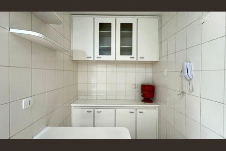 Cozinha de apartamento para alugar com 2 quartos, 67m² em Jardim das Bandeiras, São Paulo
