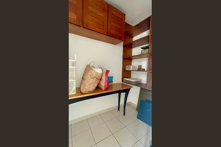 Quarto de Serviço de apartamento para alugar com 2 quartos, 67m² em Jardim das Bandeiras, São Paulo
