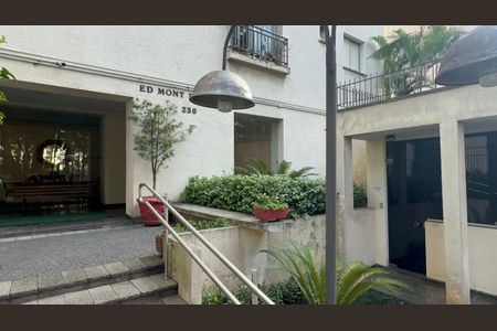 Entrada de apartamento para alugar com 2 quartos, 67m² em Jardim das Bandeiras, São Paulo