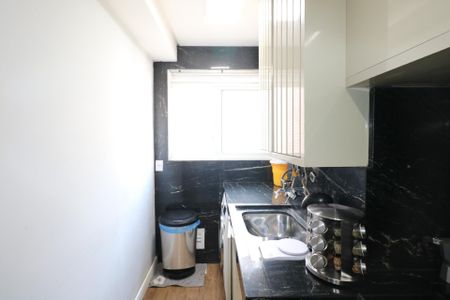 Apartamento à venda com 79m², 2 quartos e 2 vagas Apartamento à venda com 79m², 2 quartos e 2 vagasCozinha e Área de Serviço
