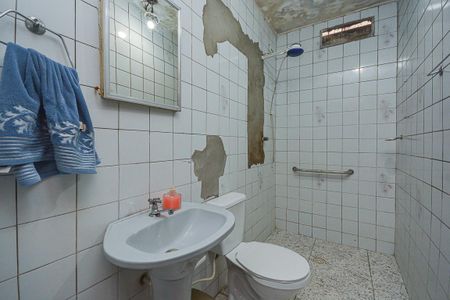 Casa à venda com 340m², 5 quartos e 2 vagas Casa à venda com 340m², 5 quartos e 2 vagasBanheiro 1
