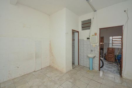 Casa à venda com 340m², 5 quartos e 2 vagas Casa à venda com 340m², 5 quartos e 2 vagasQuarto 4