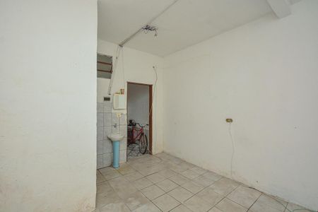 Casa à venda com 340m², 5 quartos e 2 vagas Casa à venda com 340m², 5 quartos e 2 vagasQuarto 4