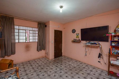 Casa à venda com 340m², 5 quartos e 2 vagas Casa à venda com 340m², 5 quartos e 2 vagasSala