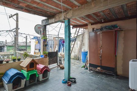 Casa à venda com 340m², 5 quartos e 2 vagas Casa à venda com 340m², 5 quartos e 2 vagasQuintal