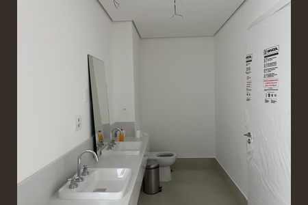 Apartamento à venda com 182m², 3 quartos e 3 vagas Apartamento à venda com 182m², 3 quartos e 3 vagasBanheiro 1