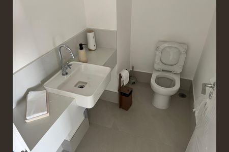 Apartamento à venda com 182m², 3 quartos e 3 vagas Apartamento à venda com 182m², 3 quartos e 3 vagasBanheiro 4