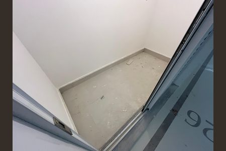 Apartamento à venda com 182m², 3 quartos e 3 vagas Apartamento à venda com 182m², 3 quartos e 3 vagasDeposito