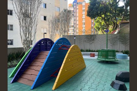 Apartamento à venda com 182m², 3 quartos e 3 vagas Apartamento à venda com 182m², 3 quartos e 3 vagasÁrea comum - Playground
