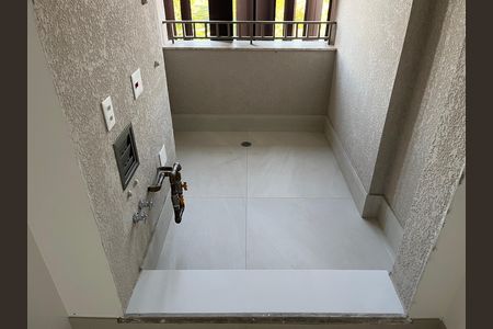 Apartamento à venda com 182m², 3 quartos e 3 vagas Apartamento à venda com 182m², 3 quartos e 3 vagasÁrea de Serviço