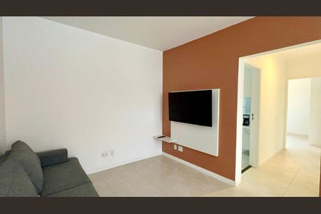 Apartamento para alugar com 71m², 2 quartos e 1 vaga Apartamento para alugar com 71m², 2 quartos e 1 vagaSala