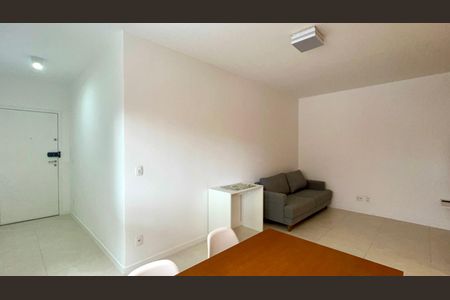 Apartamento para alugar com 71m², 2 quartos e 1 vaga Apartamento para alugar com 71m², 2 quartos e 1 vagaSala