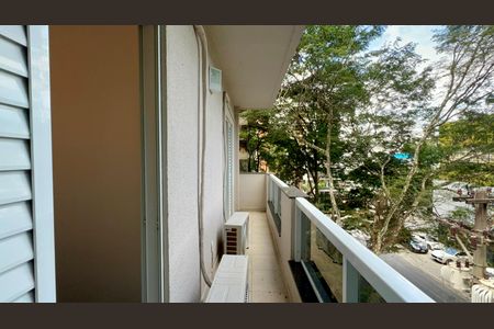 Apartamento para alugar com 71m², 2 quartos e 1 vaga Apartamento para alugar com 71m², 2 quartos e 1 vagaVaranda