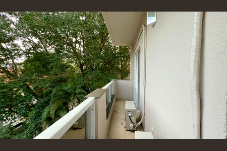 Apartamento para alugar com 71m², 2 quartos e 1 vaga Apartamento para alugar com 71m², 2 quartos e 1 vagaVaranda