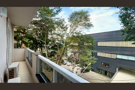 Apartamento para alugar com 71m², 2 quartos e 1 vaga Apartamento para alugar com 71m², 2 quartos e 1 vagaVaranda