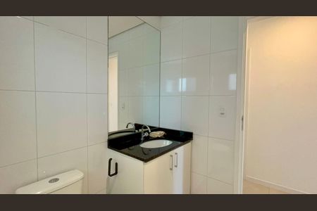 Apartamento para alugar com 71m², 2 quartos e 1 vaga Apartamento para alugar com 71m², 2 quartos e 1 vagaBanheiro