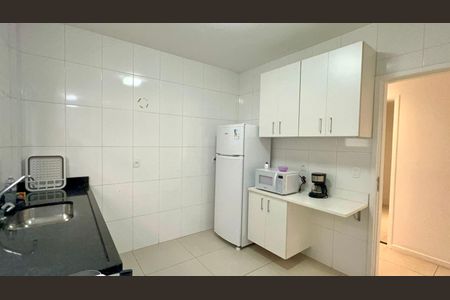 Cozinha de apartamento para alugar com 2 quartos, 71m² em Sumaré, São Paulo