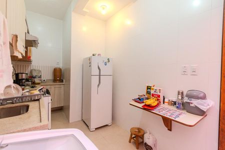 Cozinha de apartamento à venda com 2 quartos, 61m² em Medianeira, Porto Alegre