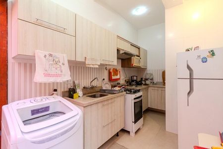 Cozinha de apartamento à venda com 2 quartos, 61m² em Medianeira, Porto Alegre