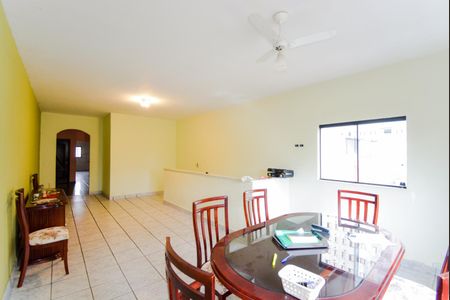 Casa para alugar com 540m², 3 quartos e 20 vagasSala