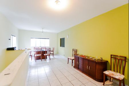 Casa para alugar com 540m², 3 quartos e 20 vagasSala