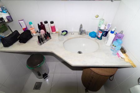 Apartamento à venda com 74m², 3 quartos e 1 vagaBanheiro