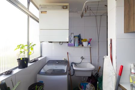 Apartamento à venda com 74m², 3 quartos e 1 vagaÁrea de Serviço