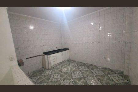 Cozinha de casa para alugar com 3 quartos, 80m² em Parque dos Bancarios, São Paulo
