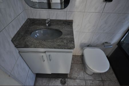 Banheiro de casa para alugar com 2 quartos, 120m² em Jardim Maria Nazare, São Paulo