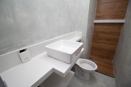 Apartamento para alugar com 32m², 2 quartos e sem vaga Apartamento para alugar com 32m², 2 quartos e sem vagaBanheiro