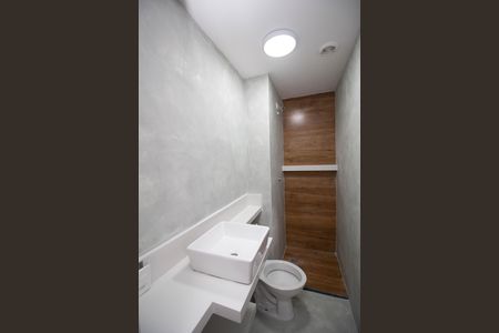 Apartamento para alugar com 32m², 2 quartos e sem vaga Apartamento para alugar com 32m², 2 quartos e sem vagaBanheiro