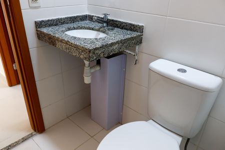 Apartamento para alugar com 45m², 2 quartos e 1 vaga Apartamento para alugar com 45m², 2 quartos e 1 vagaBanheiro