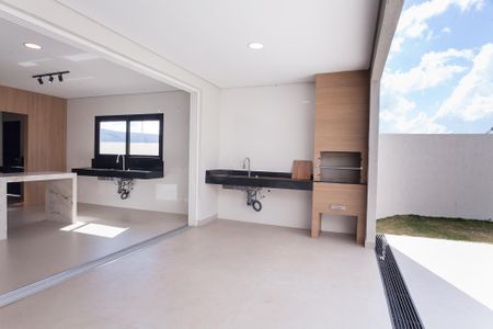 Apartamento à venda com 227m², 4 quartos e 2 vagasChurrasqueira