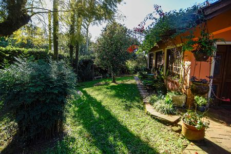 Casa para alugar com 250m², 2 quartos e 2 vagasQuintal