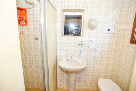 Casa para alugar com 250m², 2 quartos e 2 vagasBanheiro da Suíte 1