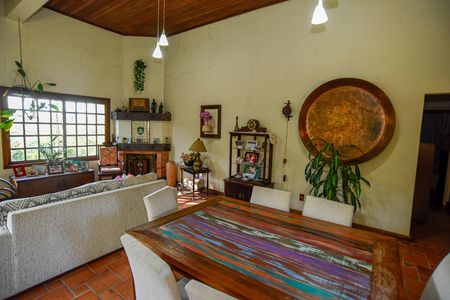Casa para alugar com 250m², 2 quartos e 2 vagasSala