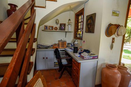 Casa para alugar com 250m², 2 quartos e 2 vagasEscritório