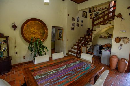 Casa para alugar com 250m², 2 quartos e 2 vagasSala
