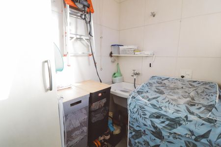 Apartamento à venda com 58m², 2 quartos e 1 vaga Apartamento à venda com 58m², 2 quartos e 1 vagaÁrea de Serviço