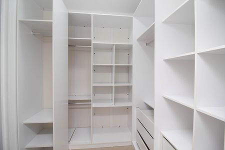 Casa para alugar com 400m², 4 quartos e 6 vagas Casa para alugar com 400m², 4 quartos e 6 vagasCloset da suíte