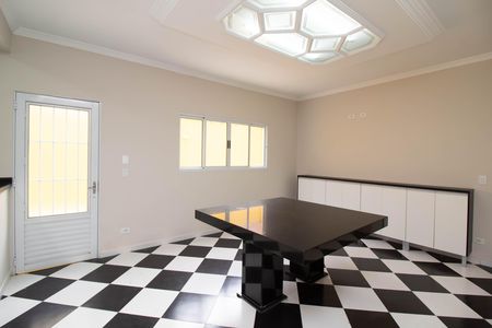 Casa para alugar com 400m², 4 quartos e 6 vagas Casa para alugar com 400m², 4 quartos e 6 vagasCozinha - Armários
