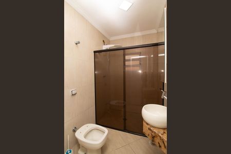 Casa para alugar com 400m², 4 quartos e 6 vagas Casa para alugar com 400m², 4 quartos e 6 vagasBanheiro 2