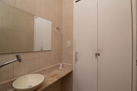 Casa para alugar com 400m², 4 quartos e 6 vagas Casa para alugar com 400m², 4 quartos e 6 vagasLavabo - Sala