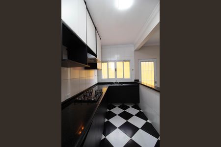 Casa para alugar com 400m², 4 quartos e 6 vagas Casa para alugar com 400m², 4 quartos e 6 vagasCozinha - Armários