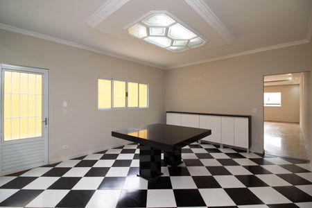 Casa para alugar com 400m², 4 quartos e 6 vagas Casa para alugar com 400m², 4 quartos e 6 vagasCozinha - Armários